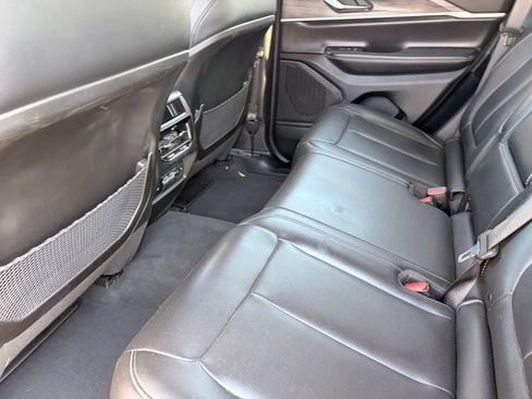 Used 2023 Jeep Grand Cherokee Limited AWD/4WD image 16