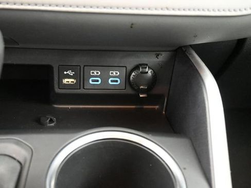 Used 2022 Toyota Highlander XLE AWD/4WD image 15