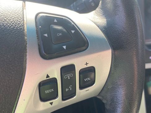 Used 2013 Ford Explorer Limited image 26