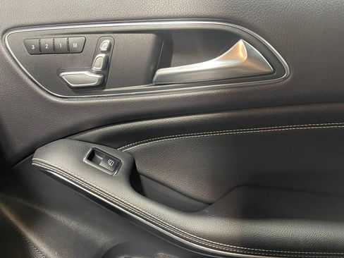 Used 2019 Mercedes-Benz GLA 250 4MATIC image 27