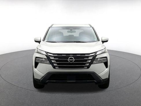 Used 2025 Nissan Rogue SV AWD/4WD image 2