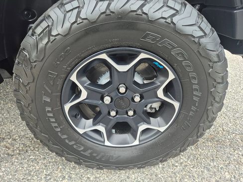 Used 2023 Jeep Wrangler Unlimited Rubicon 4xe w/ Cold Weather Group AWD/4WD image 9