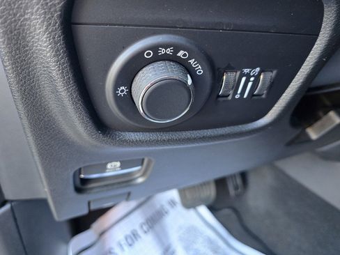 Used 2024 Jeep Grand Cherokee Laredo image 24