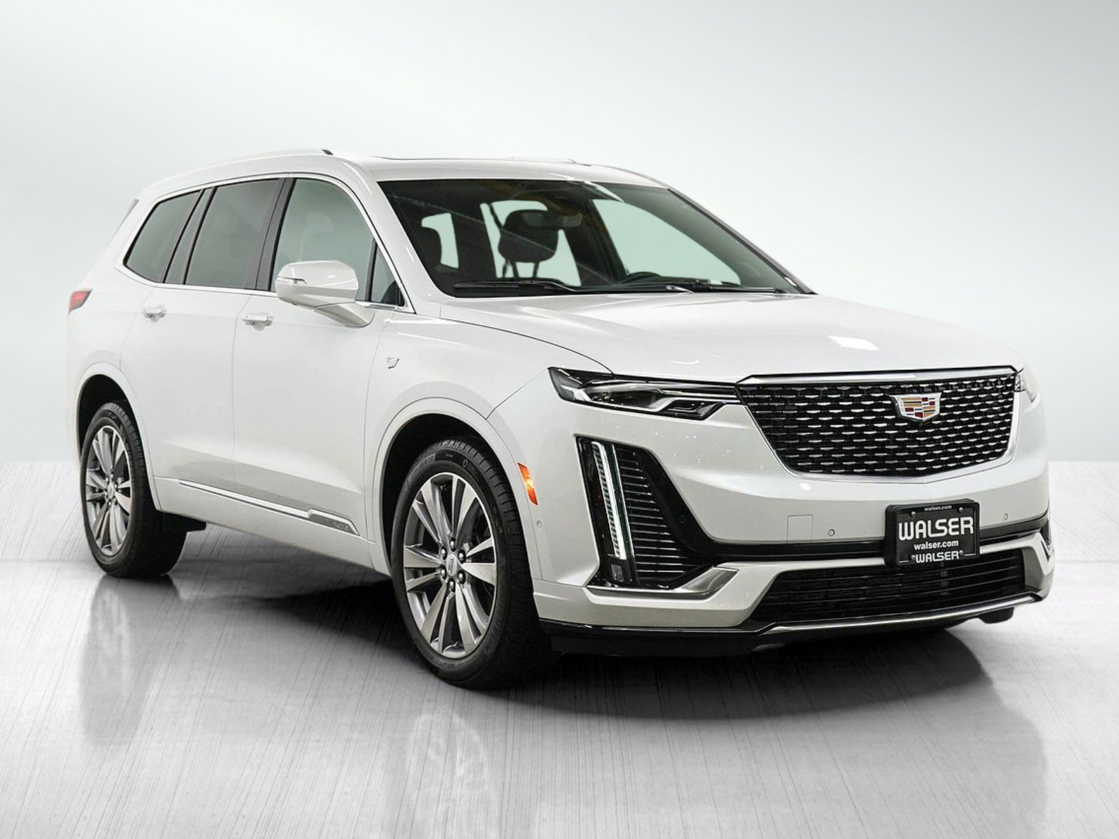 Used 2023 Cadillac XT6 Premium Luxury w/ Technology Package AWD/4WD image 7