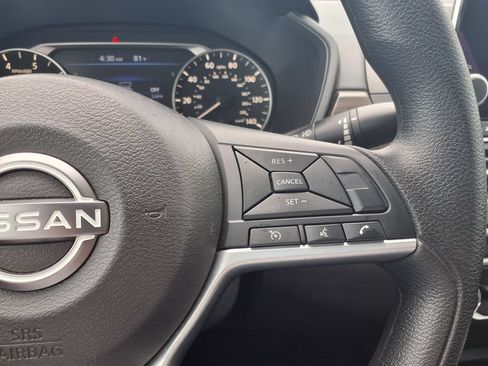 Used 2025 Nissan Altima 2.5 SV FWD image 23