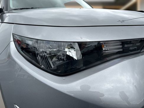 Used 2025 Kia Soul LX w/ LX Technology Package FWD image 10