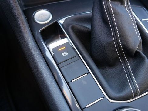 Certified 2024 Volkswagen Tiguan SE R-Line image 34