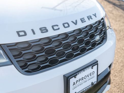 Certified 2024 Land Rover Discovery Dynamic SE image 16