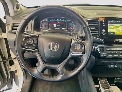 Used 2021 Honda Pilot Touring image 11