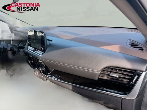 Used 2023 Nissan Rogue SL w/ SL Premium Package image 39