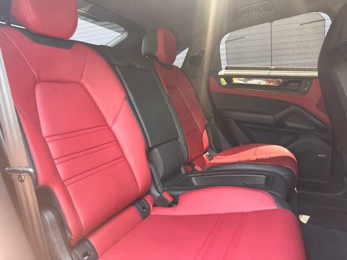 Certified 2024 Porsche Cayenne Turbo GT AWD/4WD image 22
