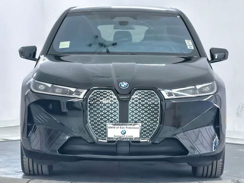 Used 2024 BMW iX xDrive50 w/ Premium Package AWD/4WD image 10
