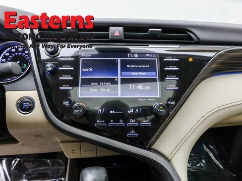 Used 2019 Toyota Camry XLE image 12