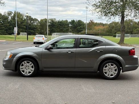 Used 2013 Dodge Avenger SE image 9