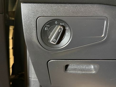 Used 2021 Volkswagen Tiguan SEL w/ 3-Row Tiguan MDO Package image 15