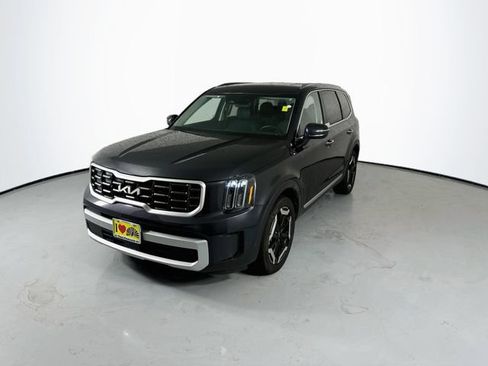 Used 2025 Kia Telluride S FWD image 4