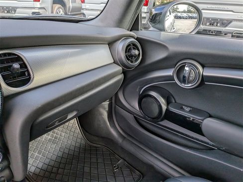 Used 2024 MINI Cooper Convertible image 17