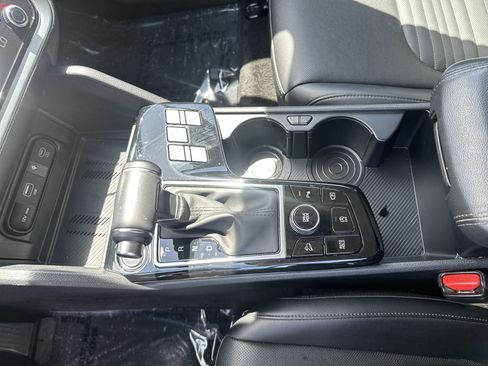 Certified 2025 Kia Sportage SX FWD image 21