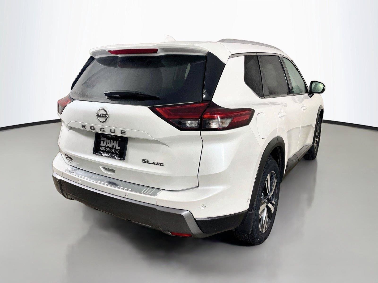 Used 2024 Nissan Rogue SL w/ SL Premium Package AWD/4WD image 13