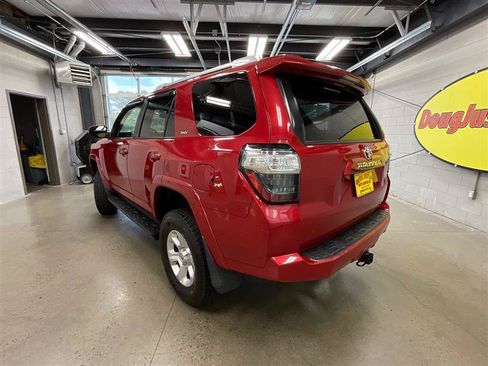 Used 2018 Toyota 4Runner SR5 Premium AWD/4WD image 3