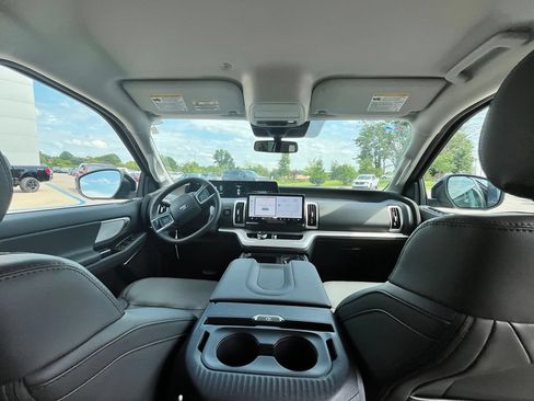 New 2027 Ford Expedition Active AWD/4WD image 13
