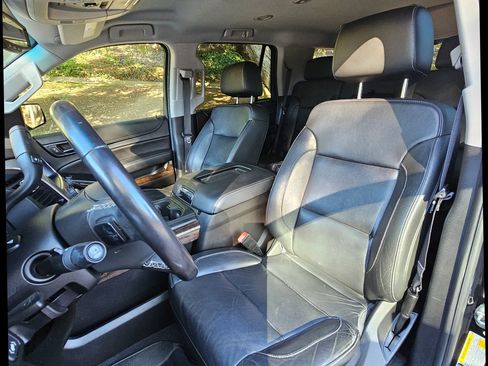 Used 2019 Chevrolet Tahoe LT image 23