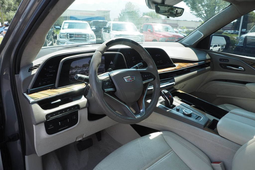 Used 2021 Cadillac Escalade ESV Sport Platinum w/ Heavy-Duty Trailer Package AWD/4WD image 13