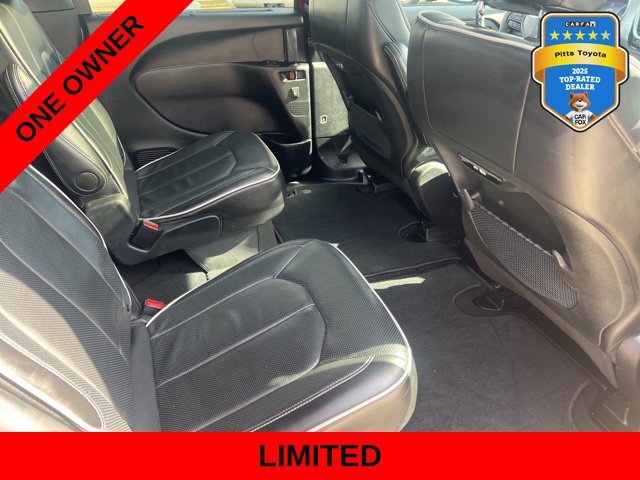 Used 2025 Chrysler Pacifica Limited FWD image 14