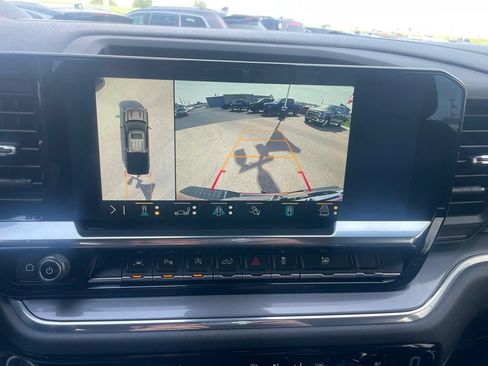 Used 2023 Chevrolet Silverado 1500 High Country w/ Technology Package AWD/4WD image 16