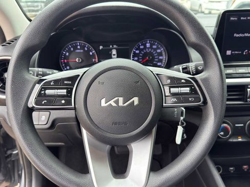 Used 2024 Kia Forte LXS w/ LXS Technology Package FWD image 17