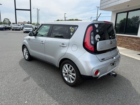 Used 2019 Kia Soul + w/ Primo Package image 6