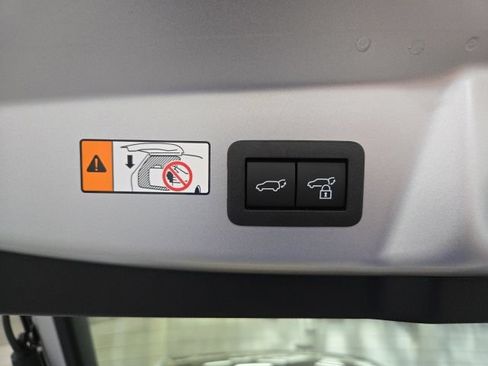 New 2026 Toyota Prius Plug-In Hybrid FWD image 16