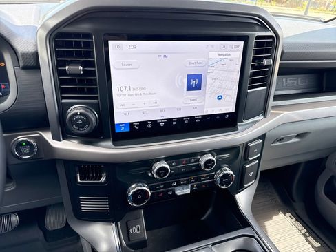 Used 2025 Ford F150 Lightning XLT AWD/4WD image 18
