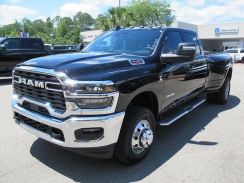 New 2026 RAM 3500 Big Horn AWD/4WD image 3