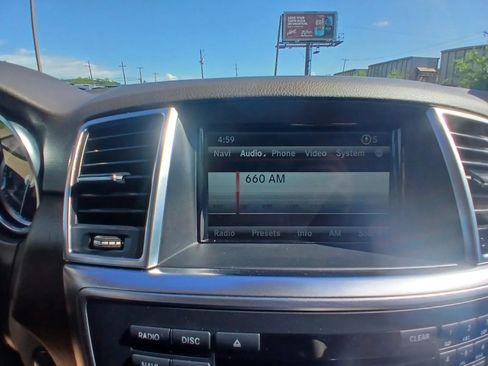 Used 2015 Mercedes-Benz ML 350 2WD image 24