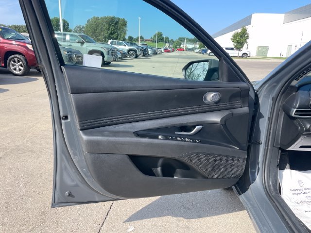 Used 2025 Hyundai Elantra SEL FWD image 20