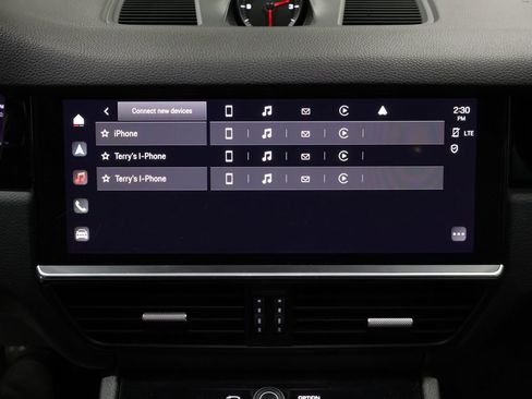 Used 2022 Porsche Cayenne Base image 28