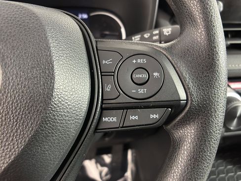 Used 2024 Toyota RAV4 LE image 23