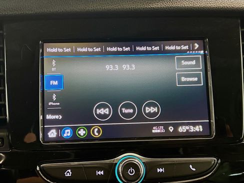 Used 2022 Buick Encore Preferred w/ Safety Package FWD image 9