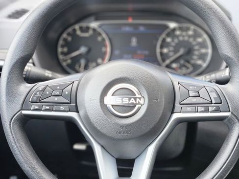 Used 2025 Nissan Altima 2.5 SV FWD image 16