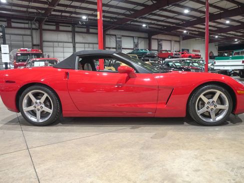 Used 2005 Chevrolet Corvette Convertible w/ Preferred Equipment Group image 25