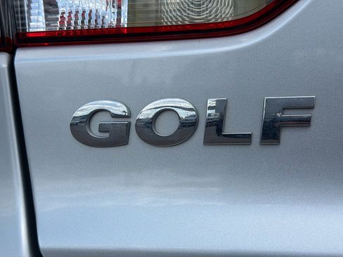 Used 2010 Volkswagen Golf 2-Door image 11