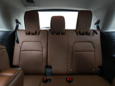 Used 2023 Nissan Pathfinder Platinum AWD/4WD image 4