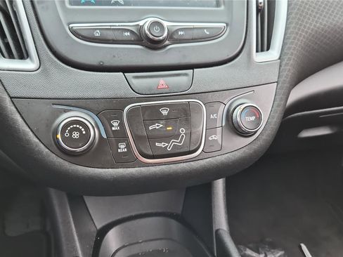 Used 2018 Chevrolet Malibu LS image 22