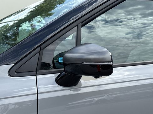 New 2026 Kia Carnival SX Prestige FWD image 32