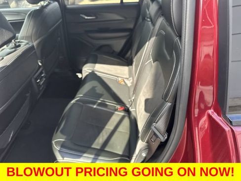 Used 2024 Jeep Grand Cherokee Altitude AWD/4WD image 16
