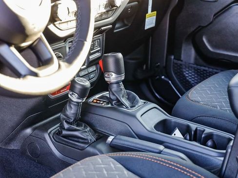 New 2026 Jeep Gladiator Mojave w/ Safety Group image 24