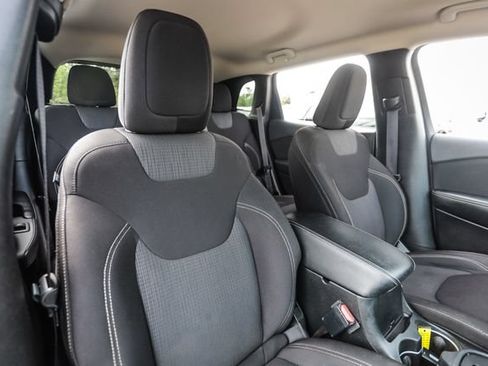 Used 2015 Jeep Cherokee Latitude w/ Comfort/Convenience Group AWD/4WD image 58