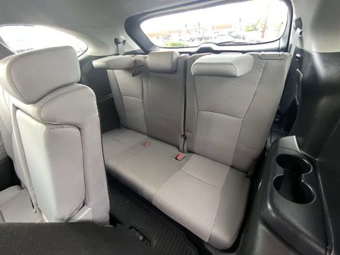 Used 2022 Toyota Highlander LE AWD/4WD image 22