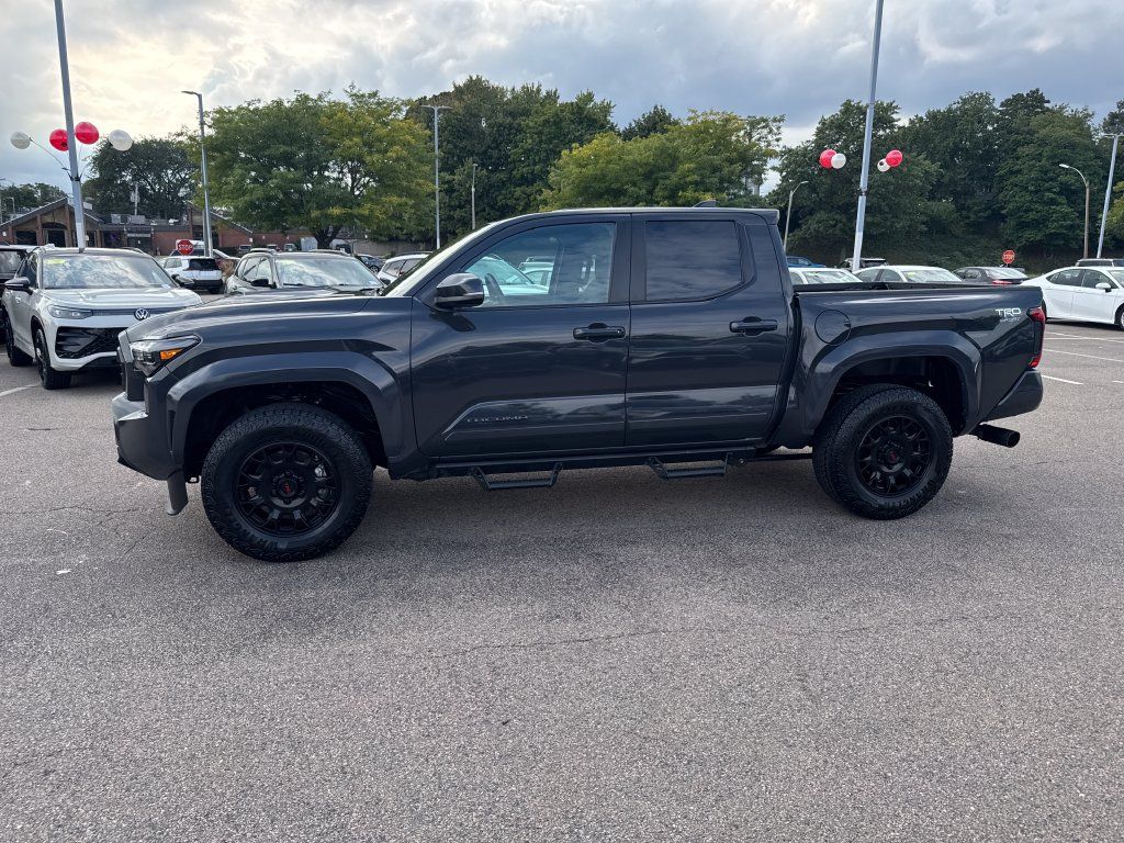 Used 2026 Toyota Tacoma TRD Sport w/ TRD Sport Upgrade Package AWD/4WD image 4
